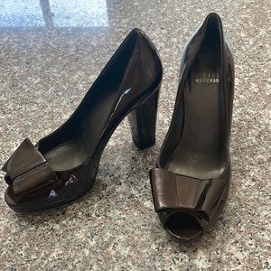 Stuart Weitzman open toe patent leather brown heels size 6